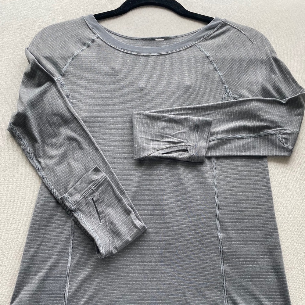 Lululemon gray long tee shirt with pleated back